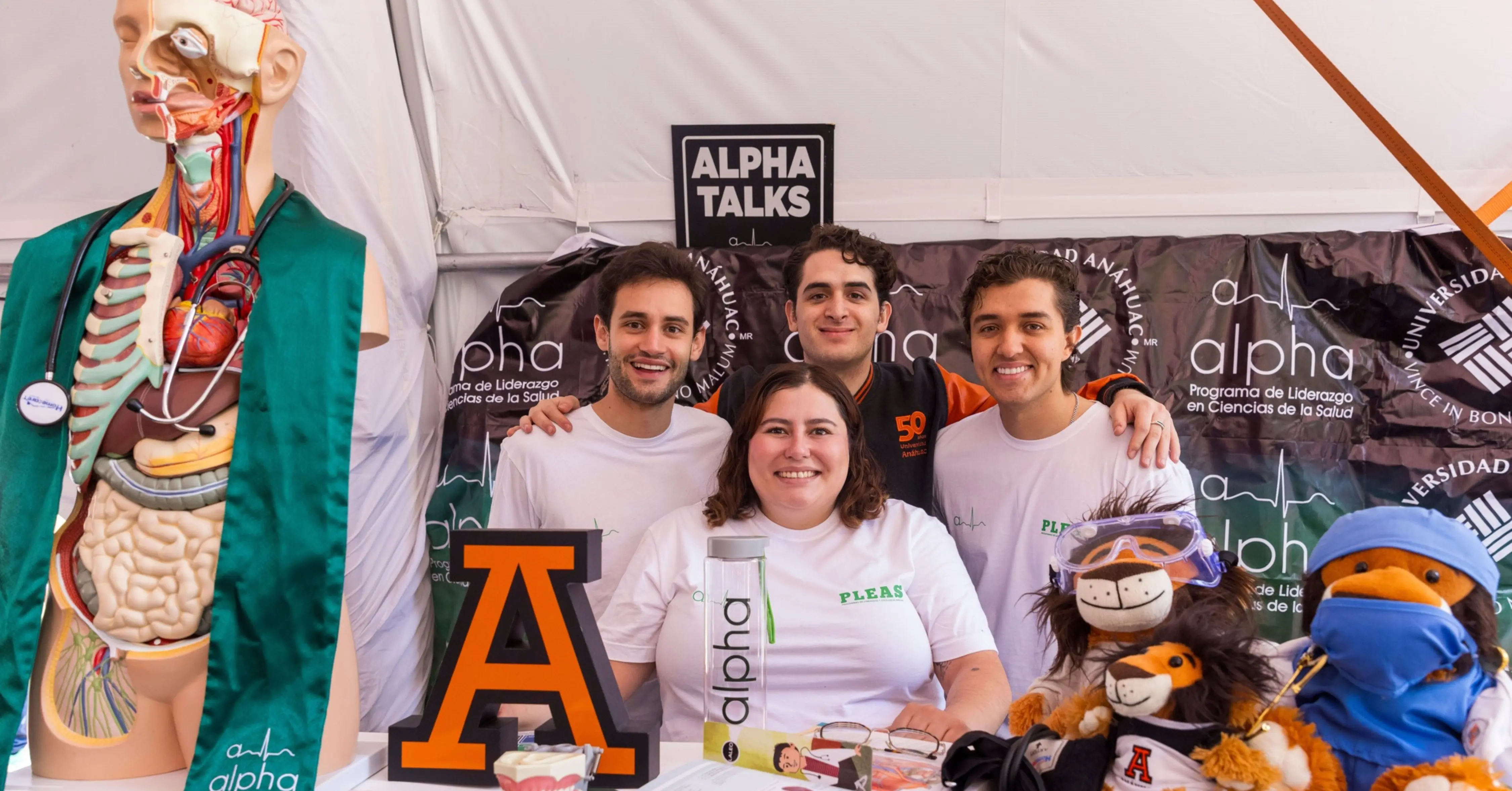 Alumnos del programa ALPHA en la Universidad Anáhuac