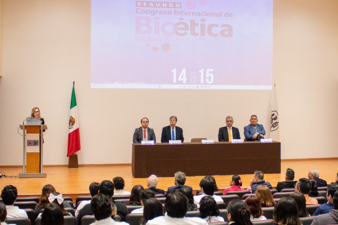 Presidium durante la inauguración del 2o Congreso Internacional de Bioética.