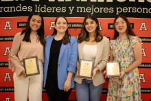 Alumnas y coordinadora de la Licenciatura en Arquitectura
