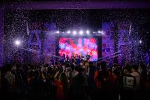 Escena de la clausura de la Bienvenida Integral Universitaria 2025.