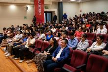 Alumnos de Derecho, sentados en el auditorio David Gómez, en la inauguración de la Semana de Humanidades.