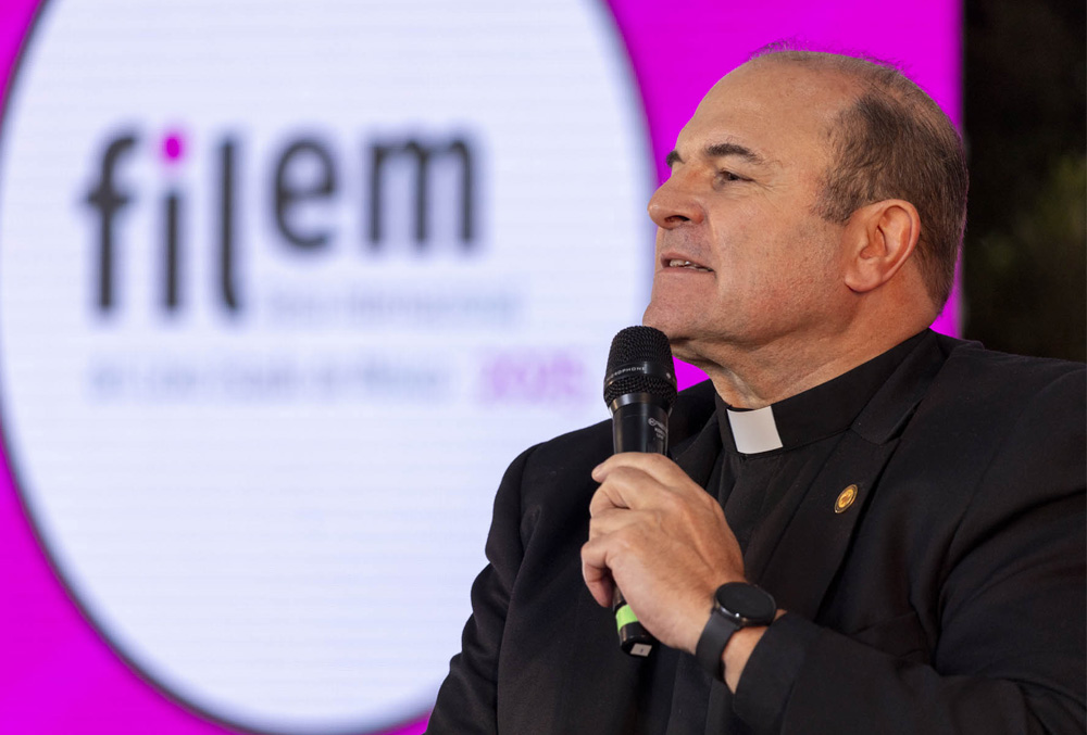 Presentación de Libro Rumbo a la Plenitud en la FILEM 2025    