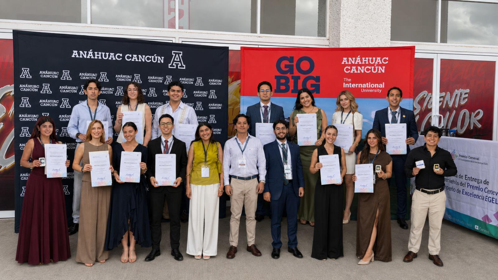 Ceneval reconoce a egresados de Anáhuac Puebla por su excelencia académica