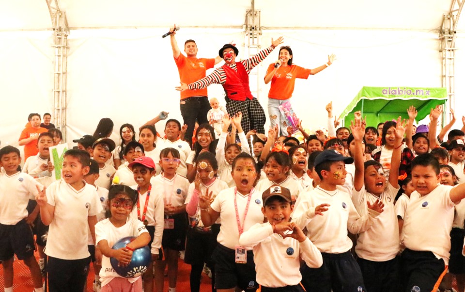 Anáhuac Puebla lidera con solidaridad la Quinta Brigada de la Felicidad