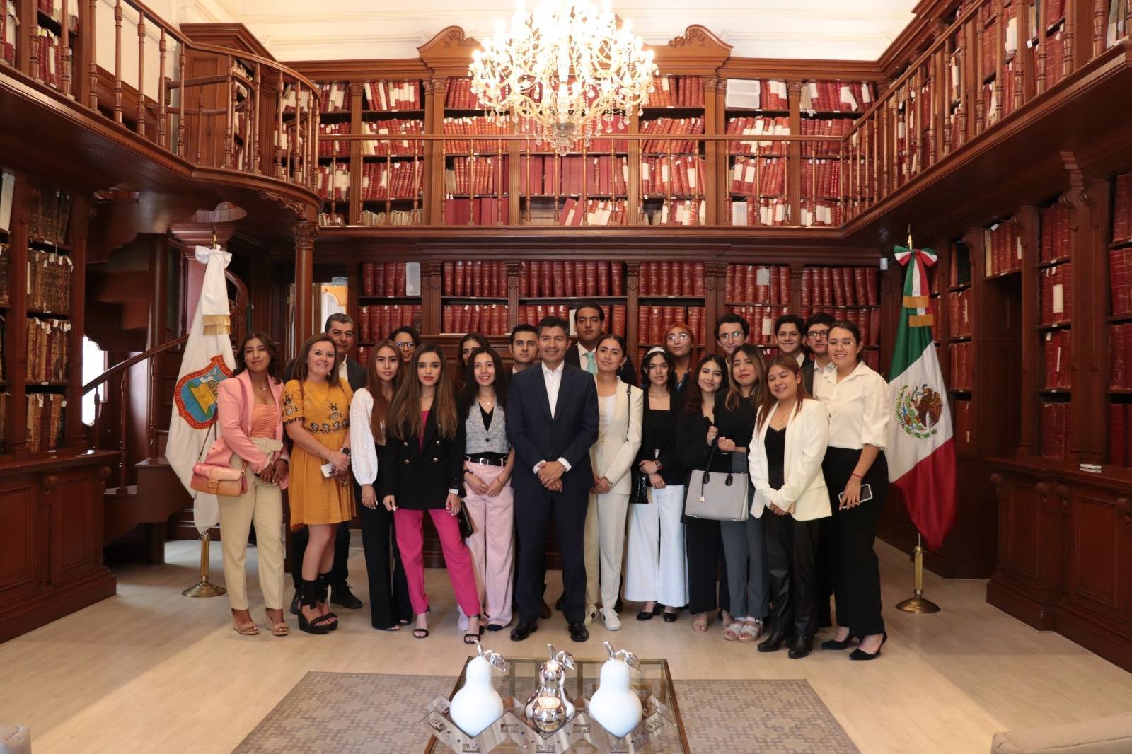 Estudiantes de la Anáhuac participan en el Cabildo Universitario de Puebla