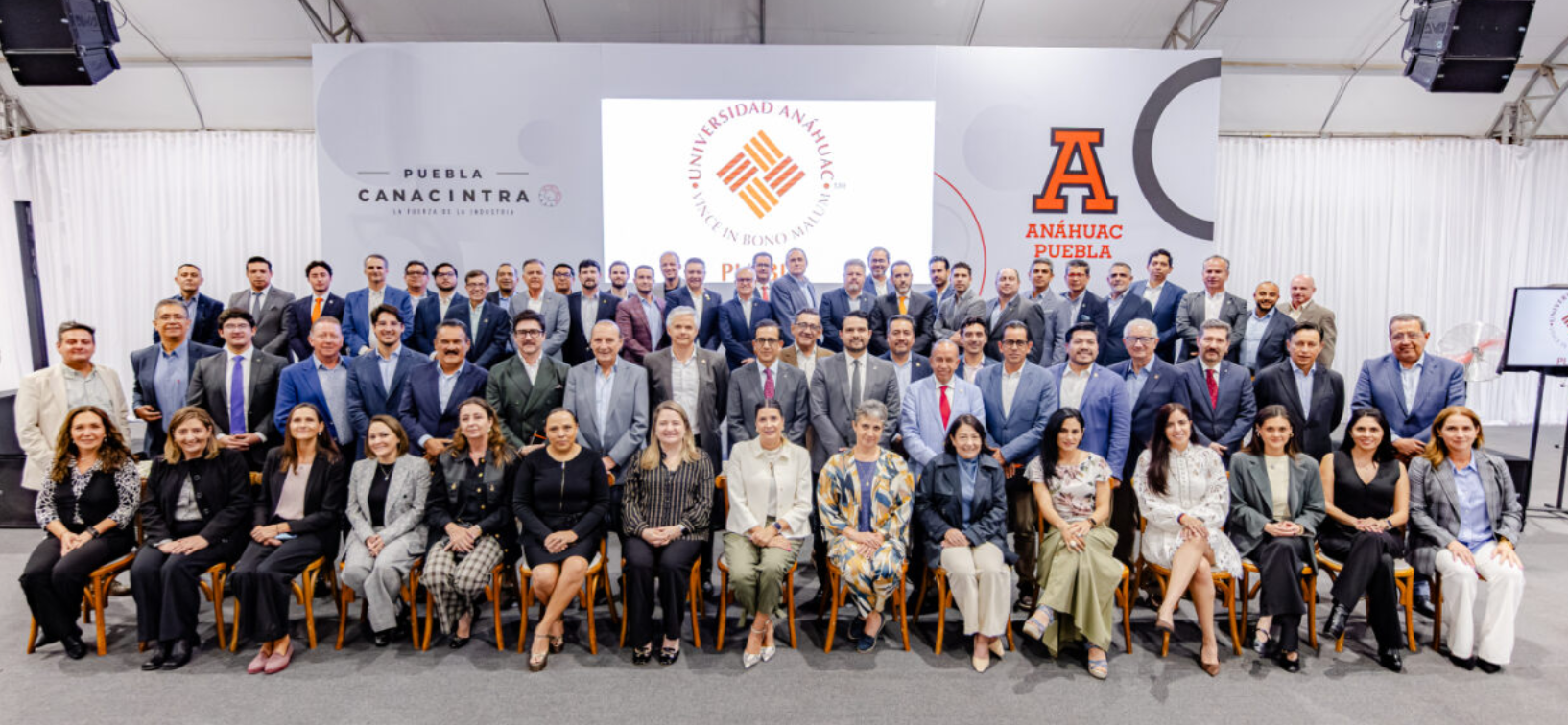 CANACINTRA Puebla recibe al Secretario de Desarrollo Económico y Trabajo en la Anáhuac Puebla