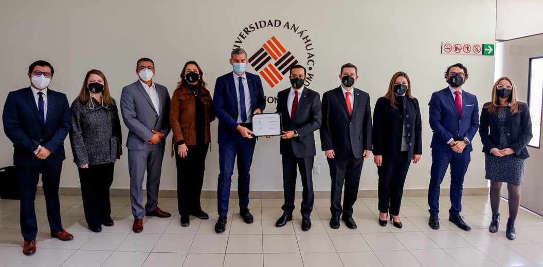 Universidad Anáhuac Puebla y Volkswagen de México celebran convenio de colaboración a favor de la educación