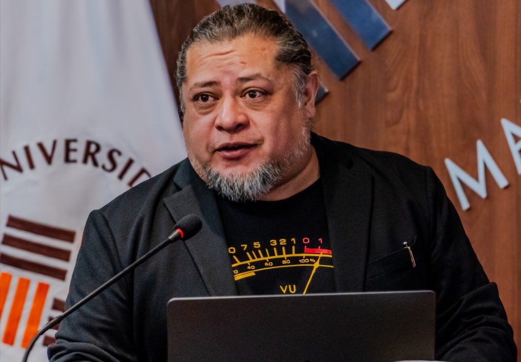 Eduardo Barrera inspira a futuros diseñadores de la Anáhuac Puebla
