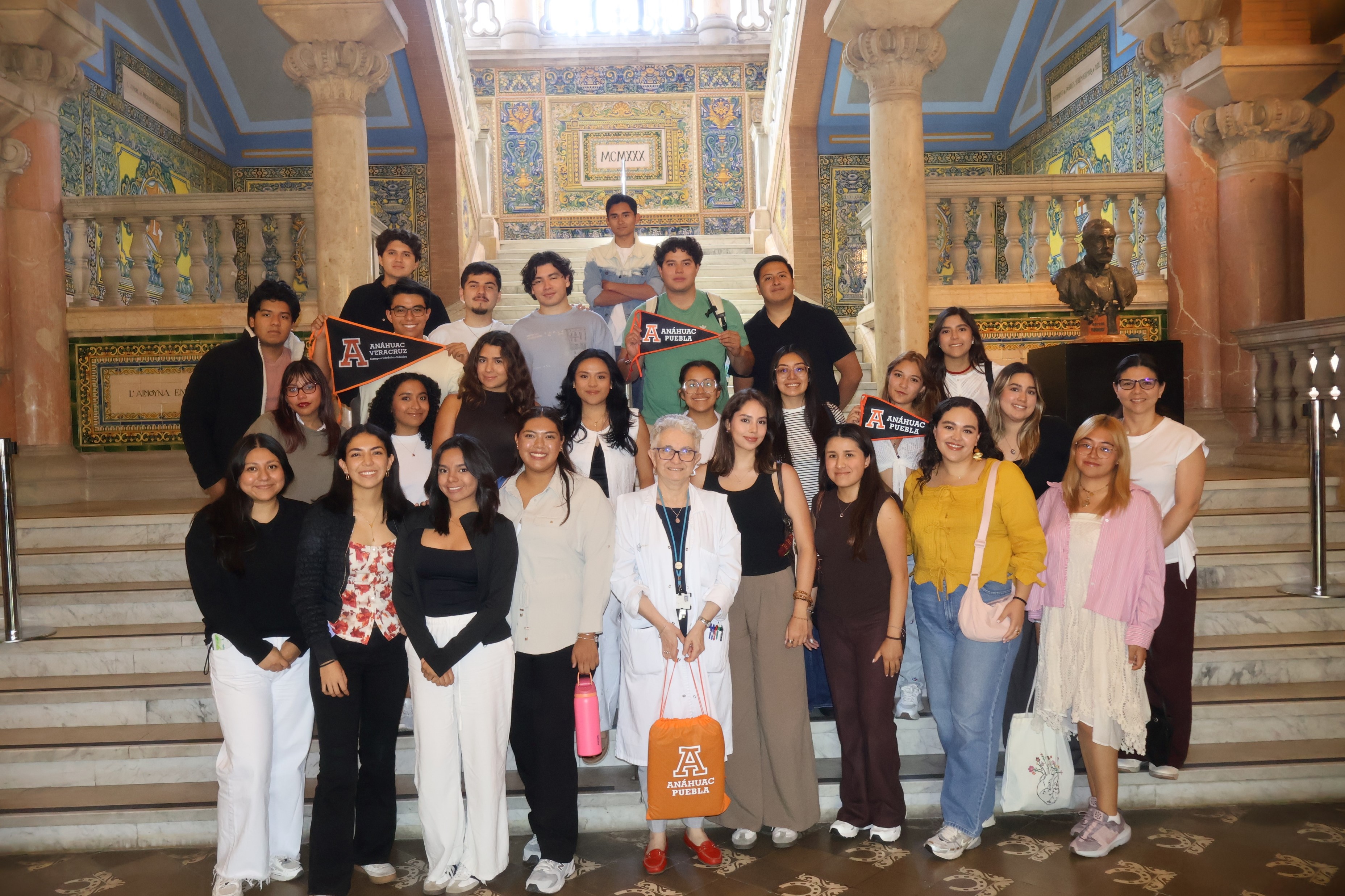 Estudiantes de Medicina de Anáhuac Puebla fortalecen su formación en curso internacional de endocrinología en Barcelona