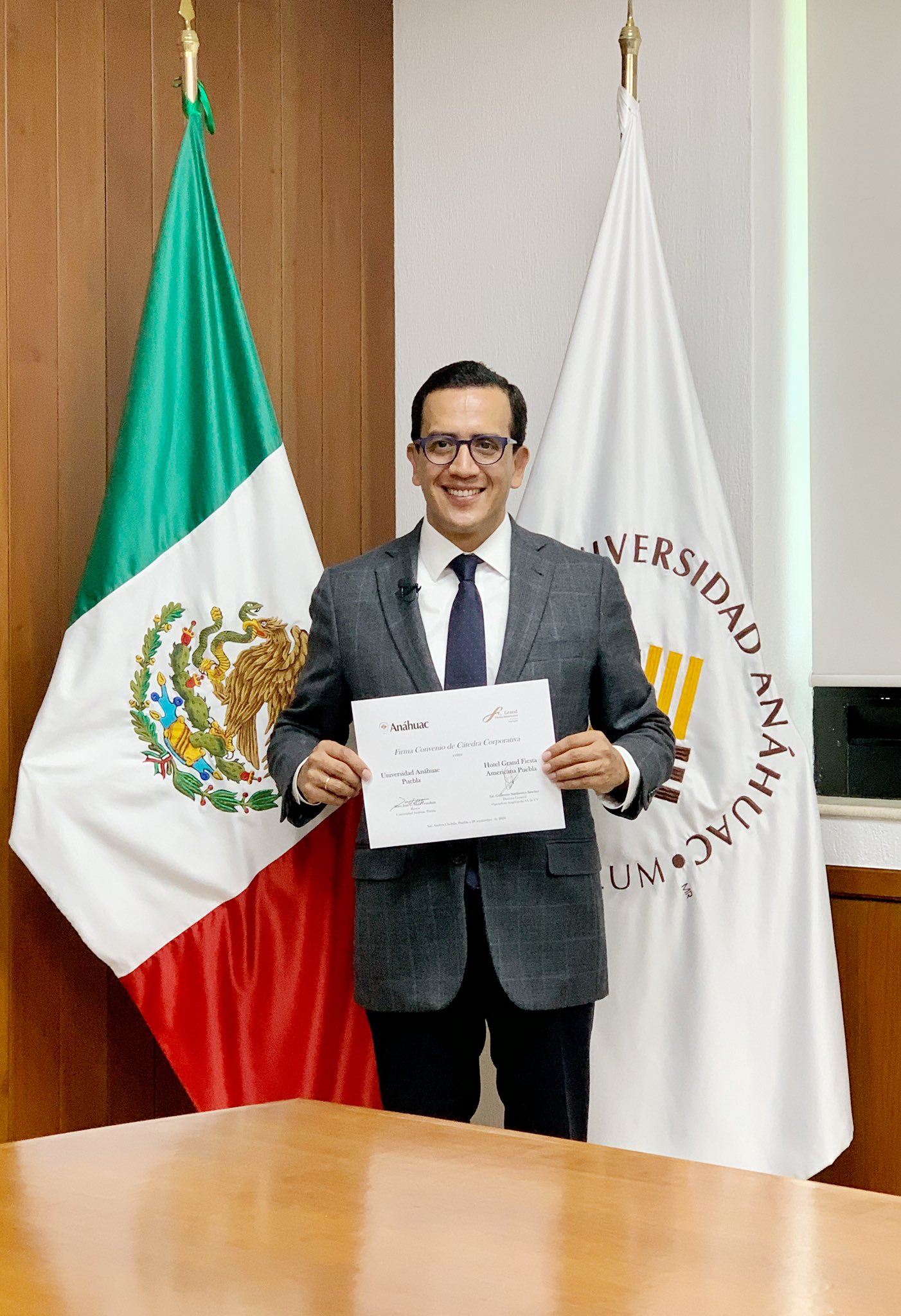 Anáhuac Puebla y Grand Fiesta Americana firman convenio de colaboración