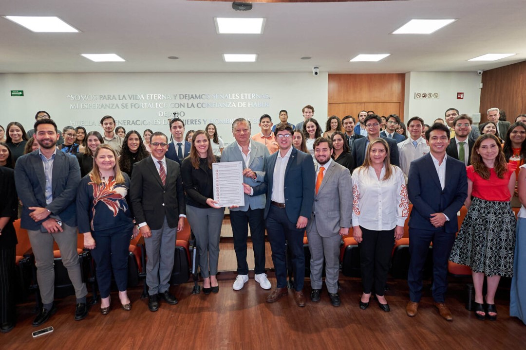 Alumnos de la Anáhuac Puebla presentan inquietudes ciudadanas al candidato Fernando Morales