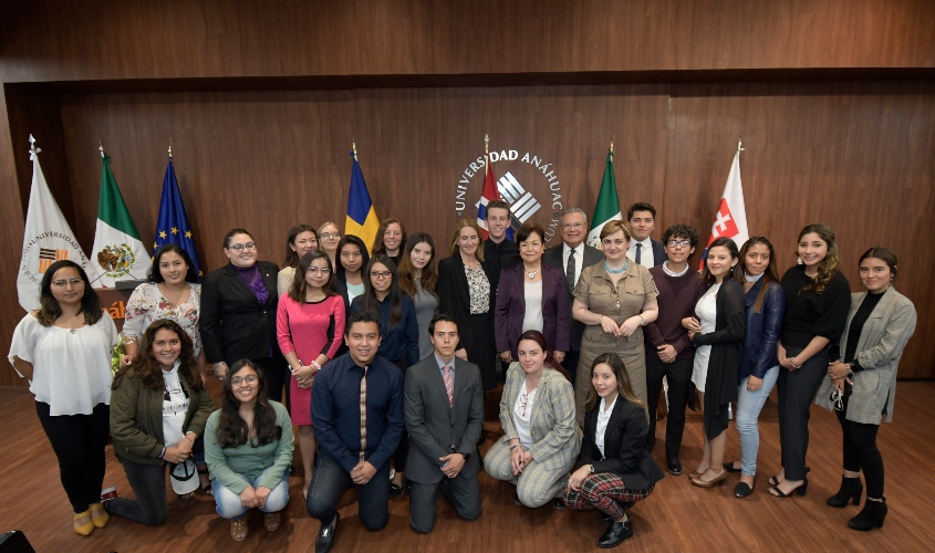 La Universidad Anáhuac presenta: Mujeres en la Diplomacia: Experiencias sobre inclusión