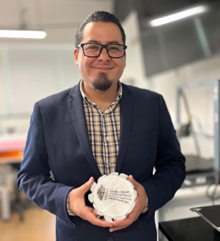Docente gana máximo galardón en el 4th Intercontinental Poster Competition 2024