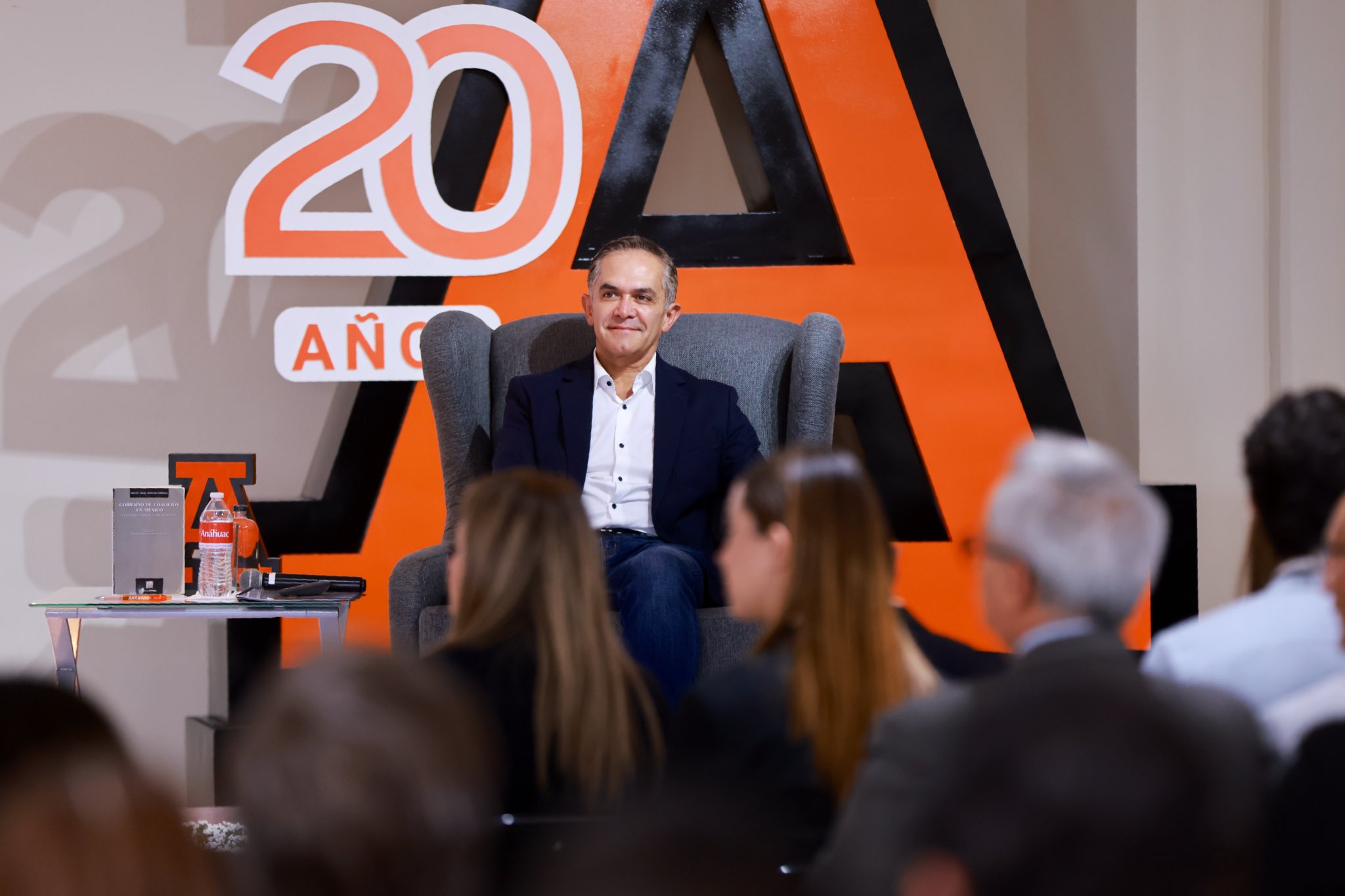 Alumnos de la Anáhuac Puebla comparten con el Senador Miguel Mancera en “Gobiernos de Coalición”