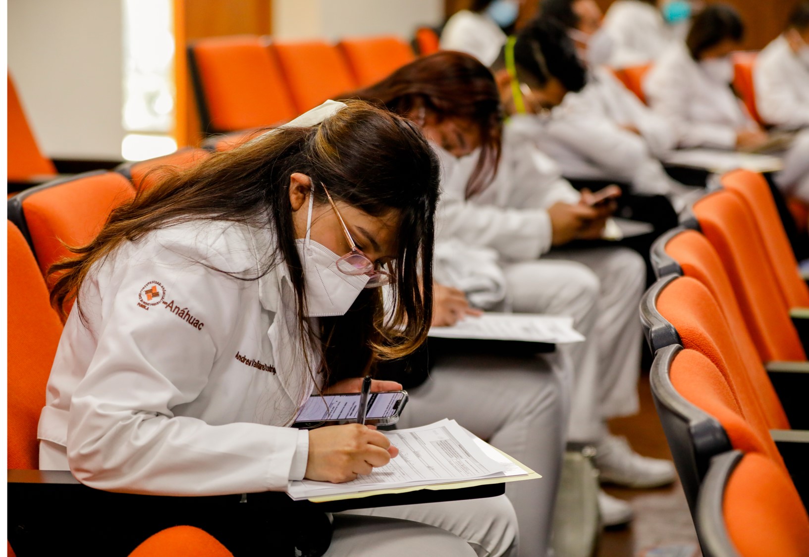 Alumnos de la escuela de Ciencias de la Salud de la Anáhuac Puebla eligen plazas para su Servicio Social
