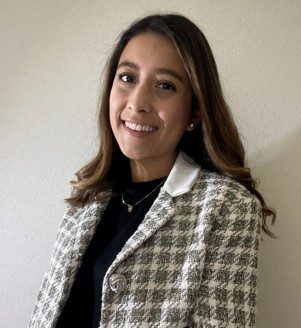 Egresada de la Escuela de Ciencias de la Salud comparte su testimonio de éxito como profesional