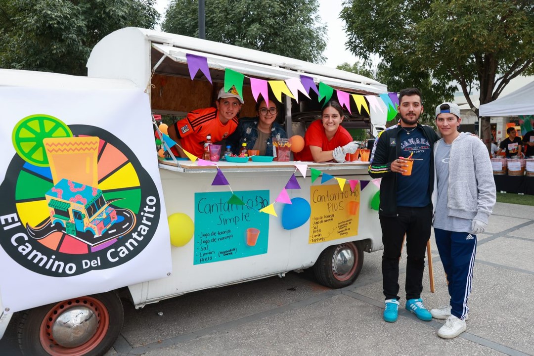 Éxito rotundo en la presentación de estudiantes de la Anáhuac Puebla del Foodtruck Fest 2023