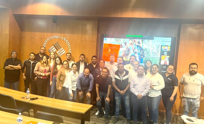 "Libera tu potencial y construye tu mejor versión" por el Mtro. Ness Carballo en la Anáhuac Puebla