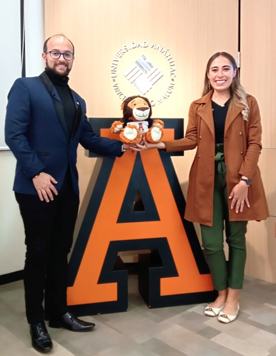 Expertos de la Anáhuac Puebla destacan en la Jornada Internacional de actualización en Nutrición del HNDAC de Lima, Perú