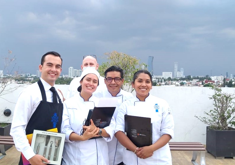 Universitarios de la Anáhuac Campeones del Primer Concurso Interuniversitario Copa Vatel Puebla
