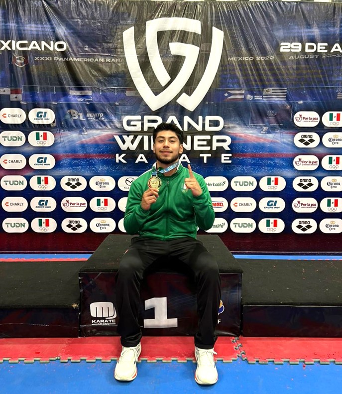 Estudiante de la Anáhuac Puebla representa a México y conquista el oro en torneo internacional de karate