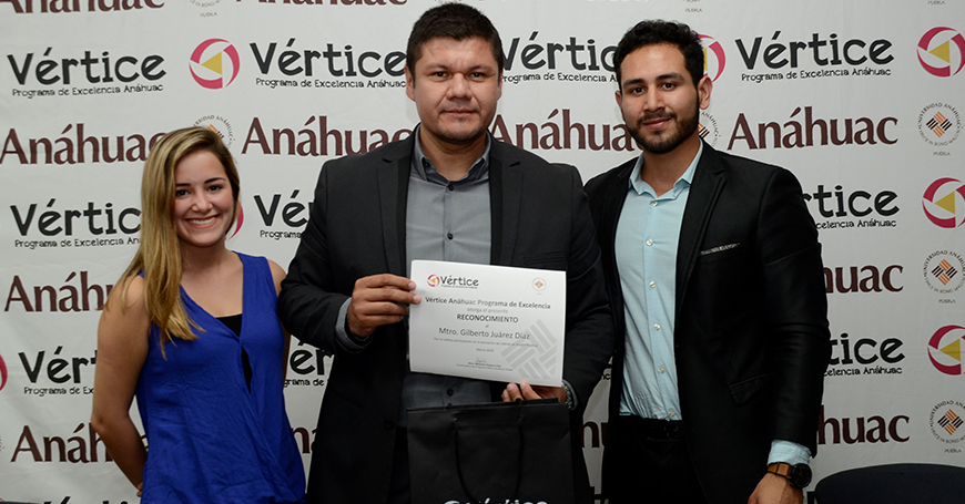 Alumnos Anáhuac se reúnen con el Director de Apoyo y Protección de Migrantes del Estado de Puebla