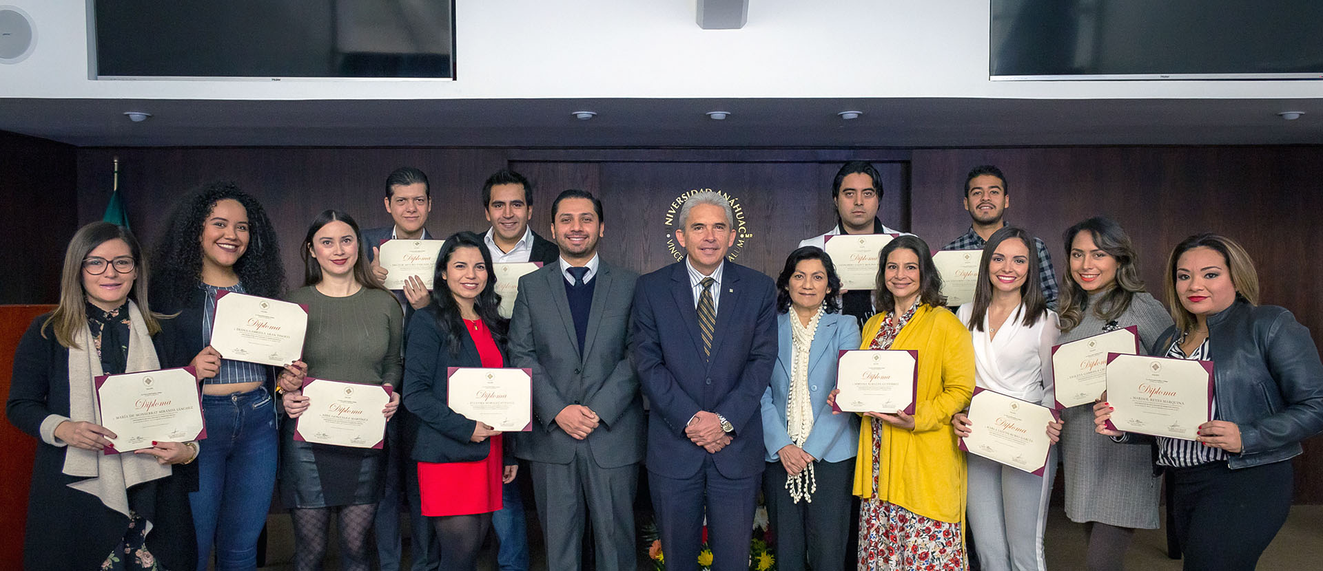 Alumnos de Extensión avanzan en su camino hacia el Master