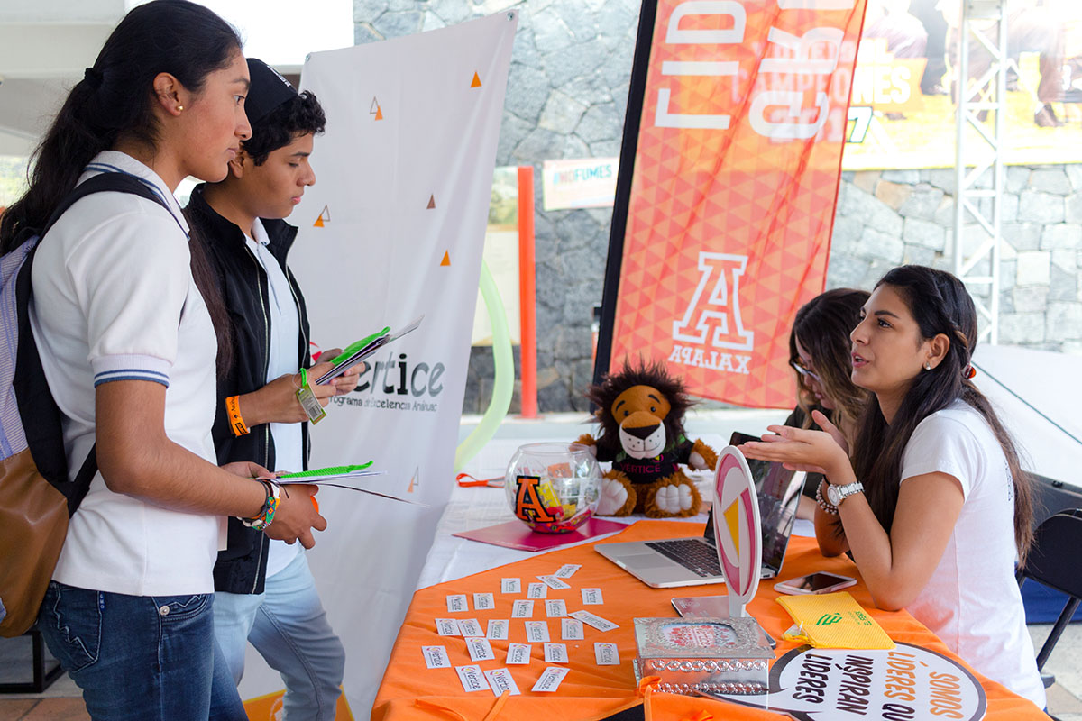 23 / 28 - Los alumnos Anáhuac contagian de entusiasmo el Campus Visit 23 / 28 - Los alumnos Anáhuac contagian de entusiasmo el Campus Visit
