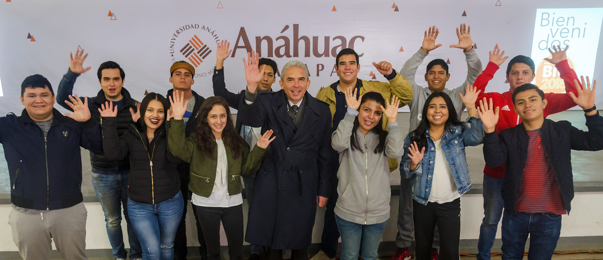 Bienvenida para los Estudiantes de Nuevo Ingreso