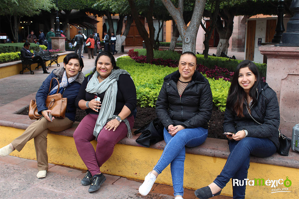 8 / 12 - Alumnos de Economía y Negocios viajaron a Querétaro 8 / 12 - Alumnos de Economía y Negocios viajaron a Querétaro