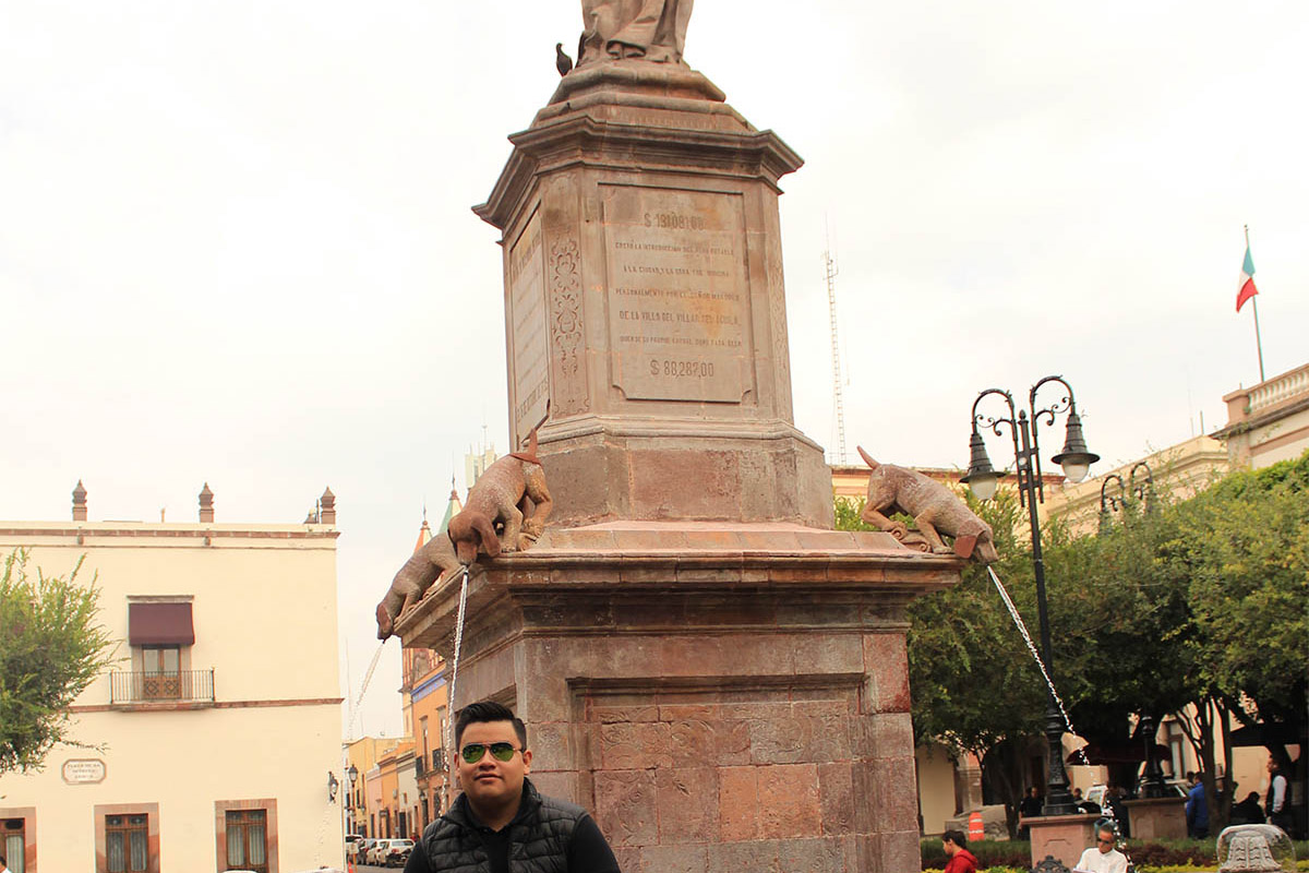 9 / 12 - Alumnos de Economía y Negocios viajaron a Querétaro 9 / 12 - Alumnos de Economía y Negocios viajaron a Querétaro