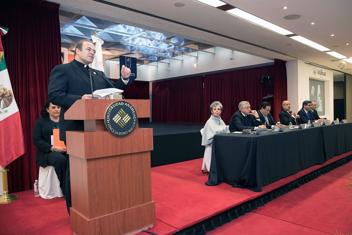 1 / 11 - 64 Alumnos de la Red Anáhuac reciben Premio CENEVAL EGEL a la Excelencia