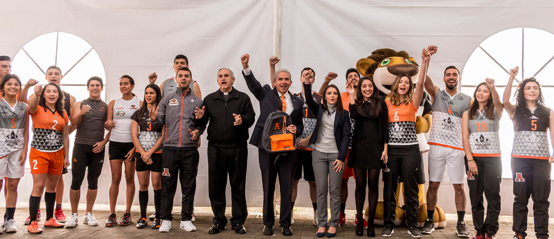 Presentación de Uniformes de los Equipos Representativos