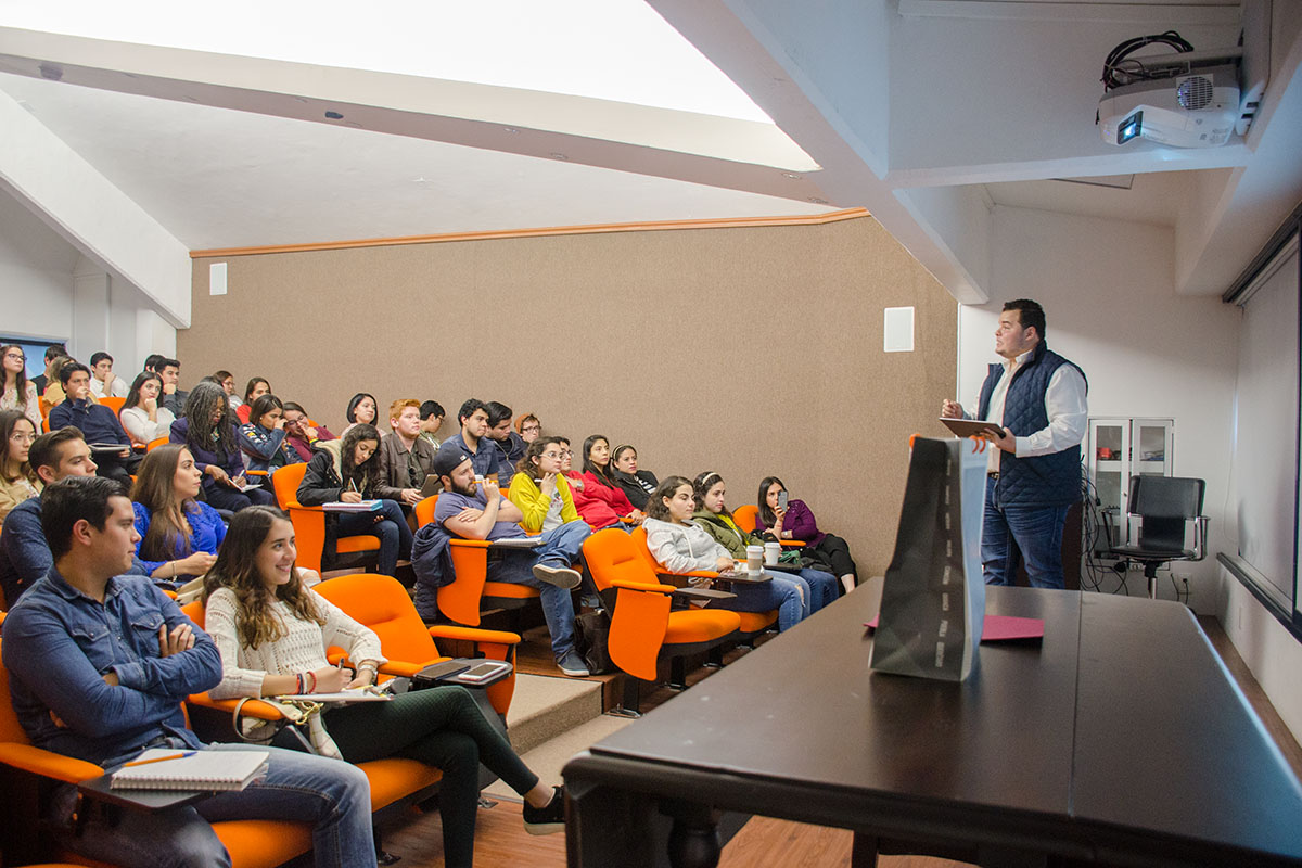 2 / 3 - Conferencia 3E: Estudiante Emprendedor Empresario 2 / 3 - Conferencia 3E: Estudiante Emprendedor Empresario