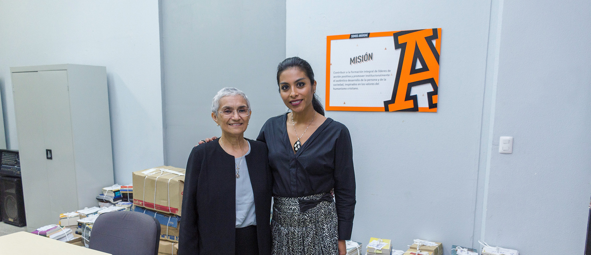 Generosa Donación al Acervo Bibliográfico de la Biblioteca de Derecho