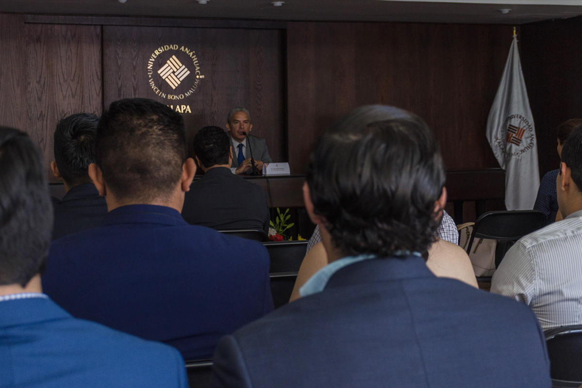 1 / 4 - Clausura de Diplomados Sector Empresarial, Logístico y de Entretenimiento