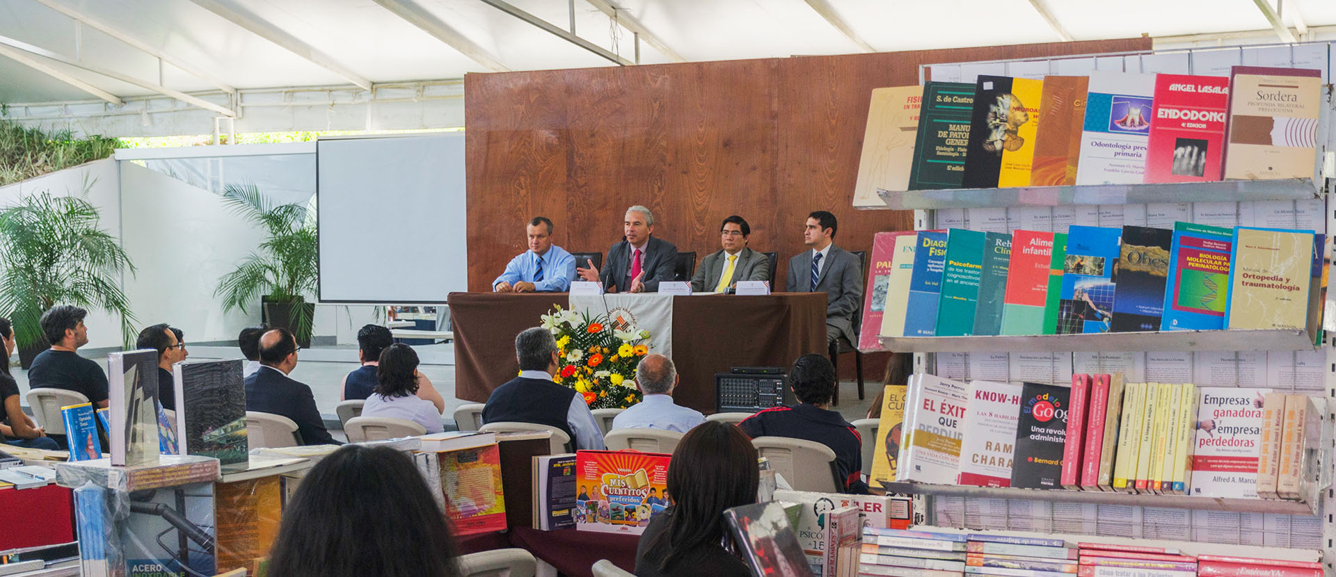 Feria del Libro: E²AX Exhibición Editorial Anáhuac Xalapa
