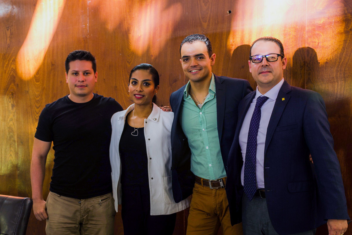 3 / 12 - Feria del Libro: E²AX Exhibición Editorial Anáhuac Xalapa 3 / 12 - Feria del Libro: E²AX Exhibición Editorial Anáhuac Xalapa