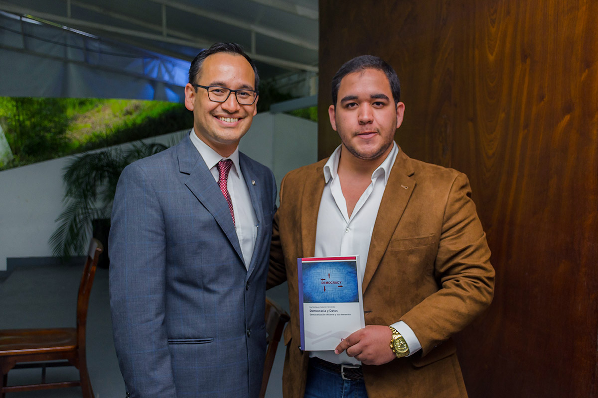 10 / 12 - Feria del Libro: E²AX Exhibición Editorial Anáhuac Xalapa 10 / 12 - Feria del Libro: E²AX Exhibición Editorial Anáhuac Xalapa