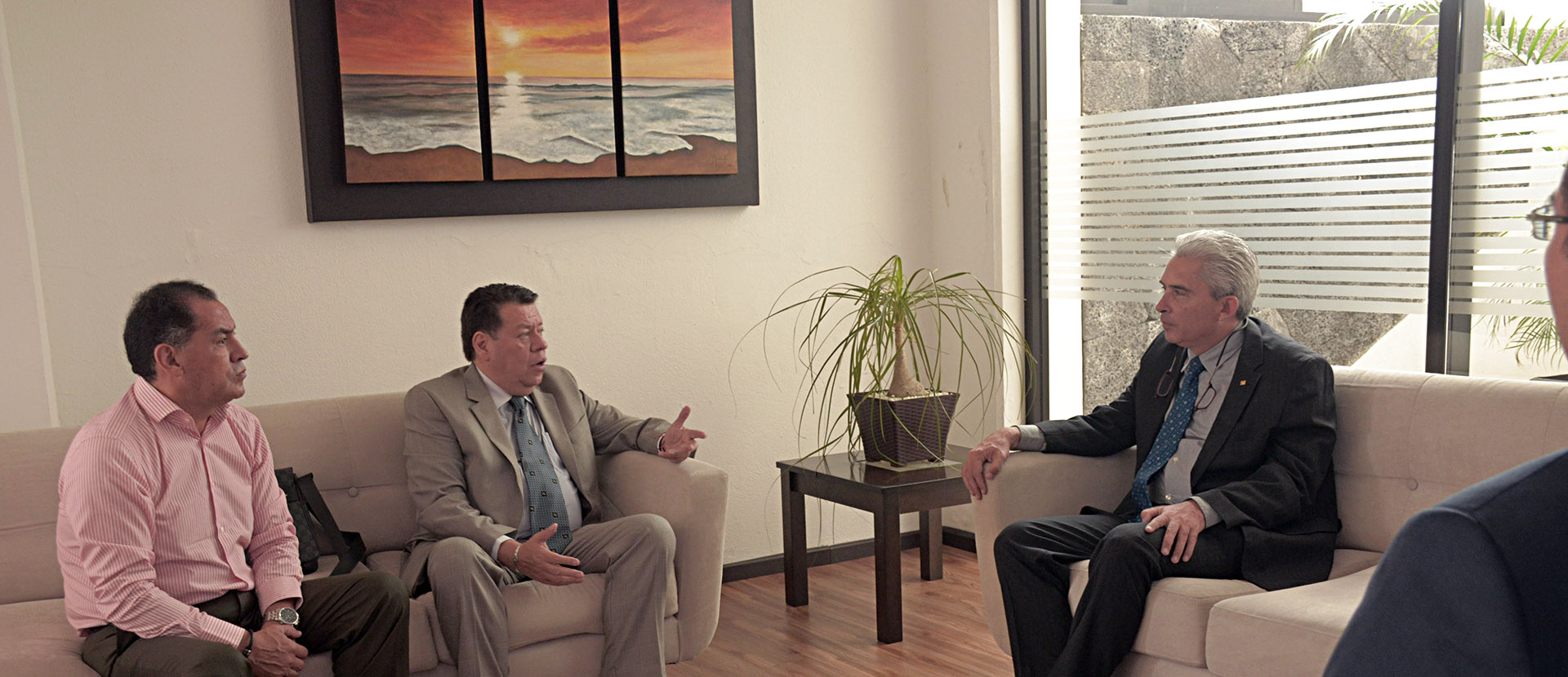 Visita del Presidente de la CANACINTRA al campus universitario