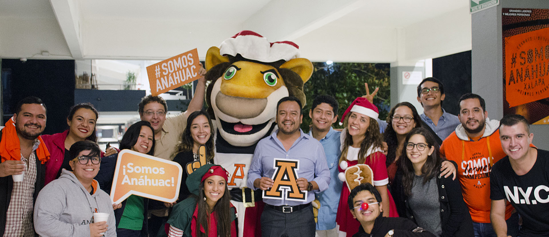 ¡Leonel se viste de Santa!
