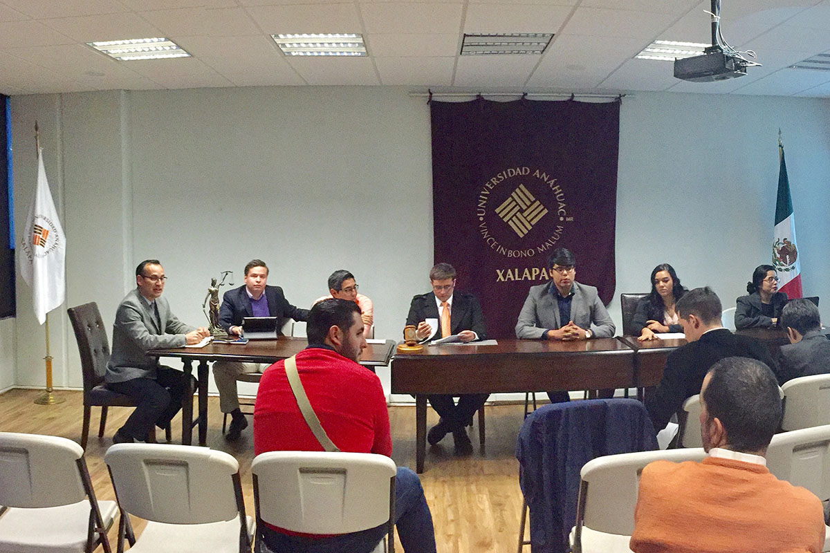 1 / 6 - Presentación de cursos en línea por alumnos de Derecho 1 / 6 - Presentación de cursos en línea por alumnos de Derecho