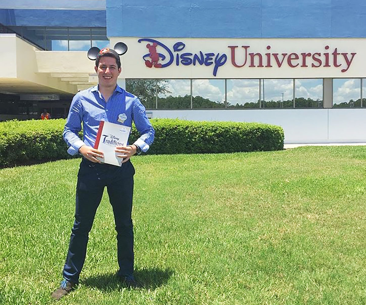 4 / 5 - Alumno de Negocios Internacionales participa en ICP Disney 2018 4 / 5 - Alumno de Negocios Internacionales participa en ICP Disney 2018