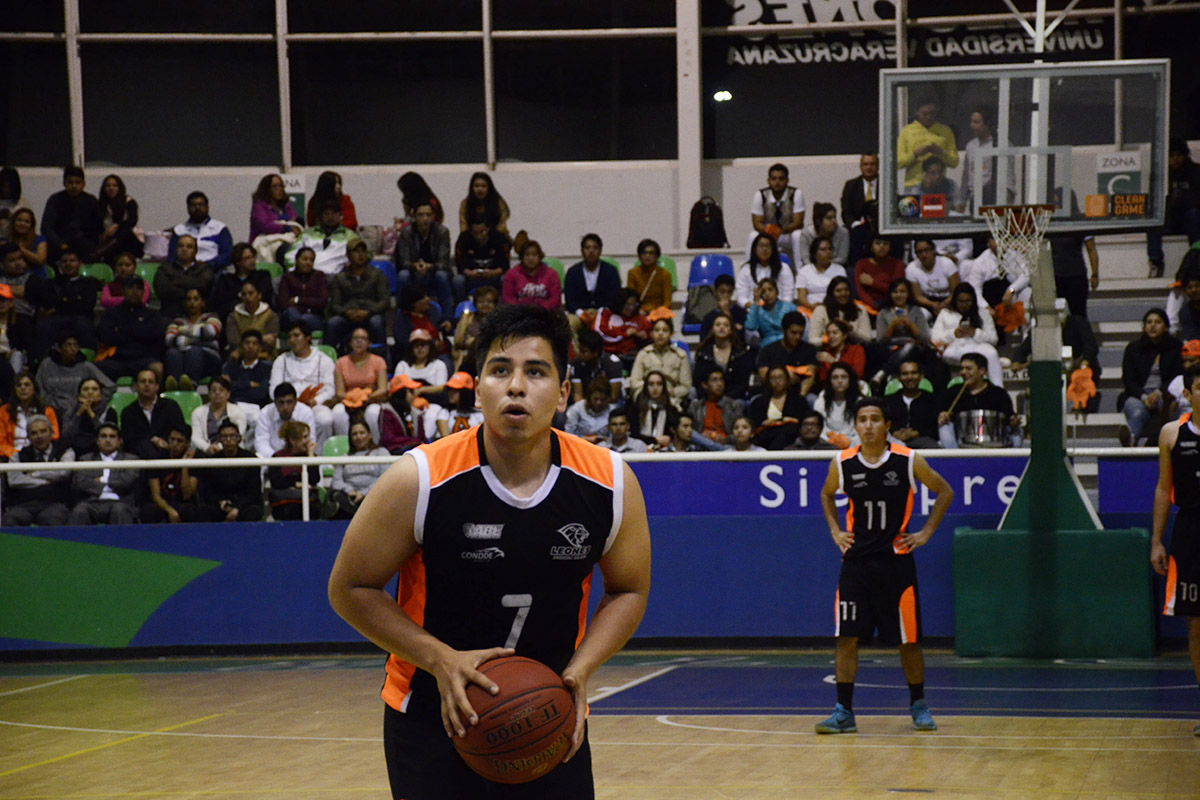 5 / 8 - Leones triunfan sobre los Halcones
