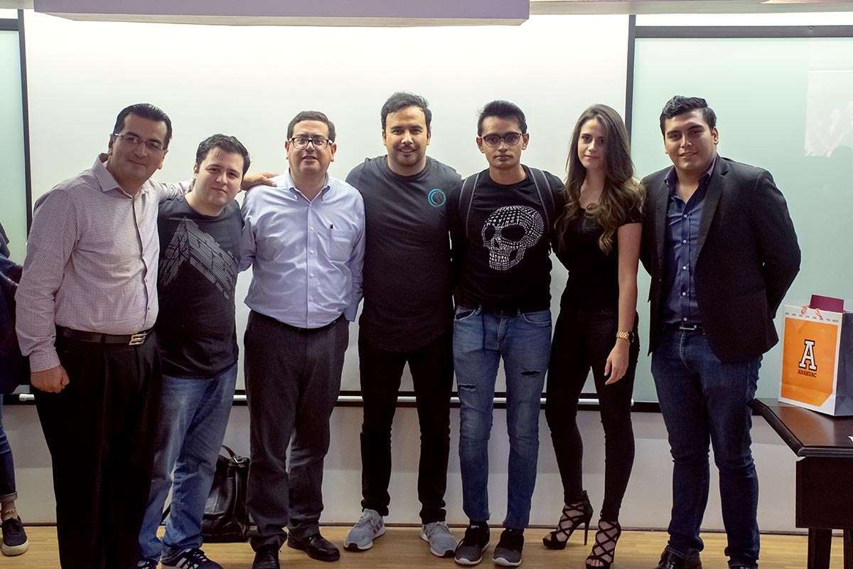 7 / 7 - Organizadores, profesores, alumnos e invitados. 7 / 7 - Organizadores, profesores, alumnos e invitados.