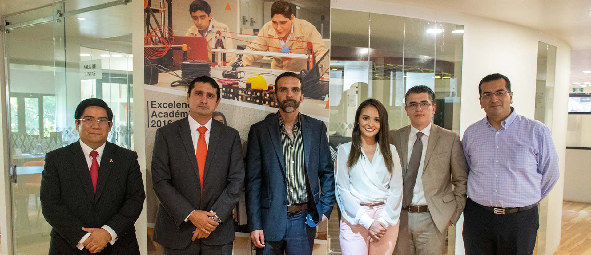 Santander Universidades entrega Becas a la Universidad Anáhuac Xalapa
