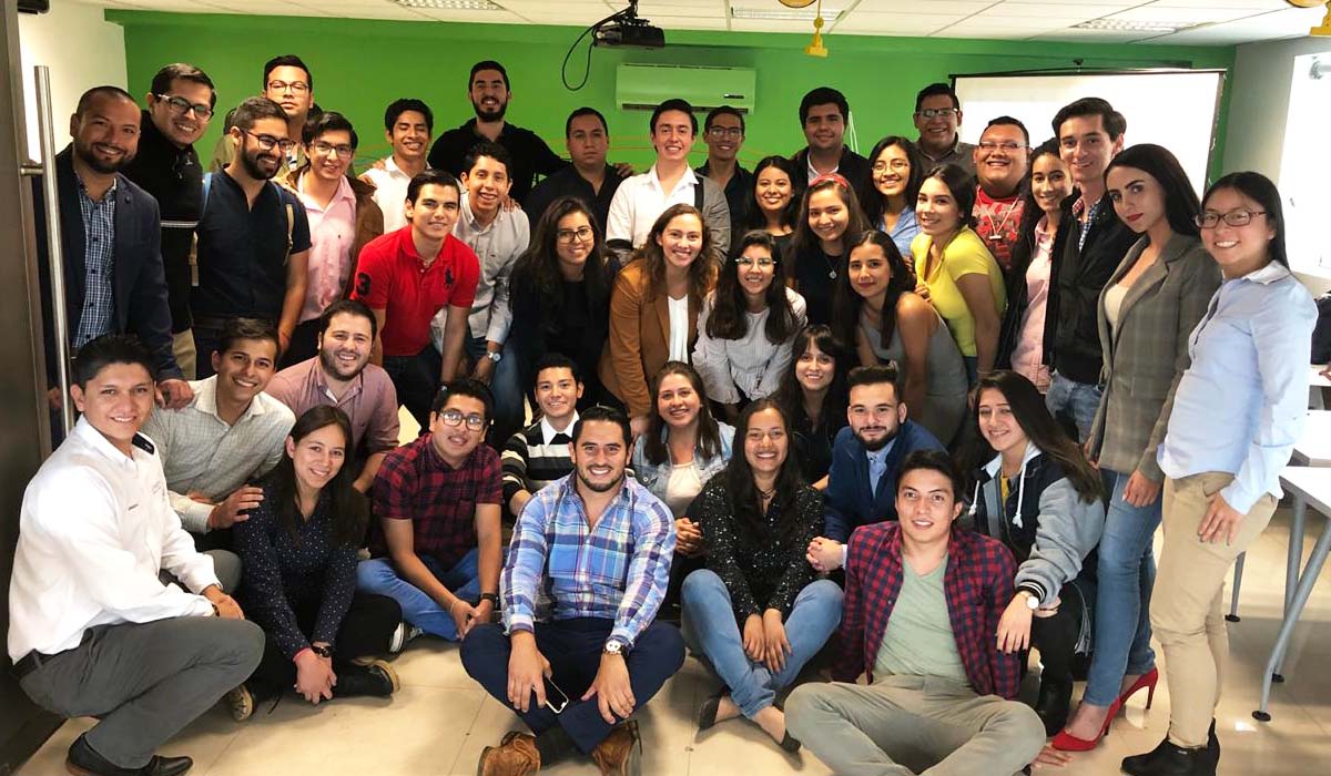 1 / 3 - Quince destacados alumnos Anáhuac asumieron el reto. 1 / 3 - Quince destacados alumnos Anáhuac asumieron el reto.