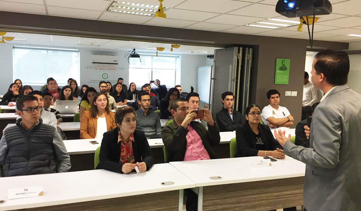 3 / 3 - Capacitaciones en temas específicos de liderazgo y emprendimiento. 3 / 3 - Capacitaciones en temas específicos de liderazgo y emprendimiento.