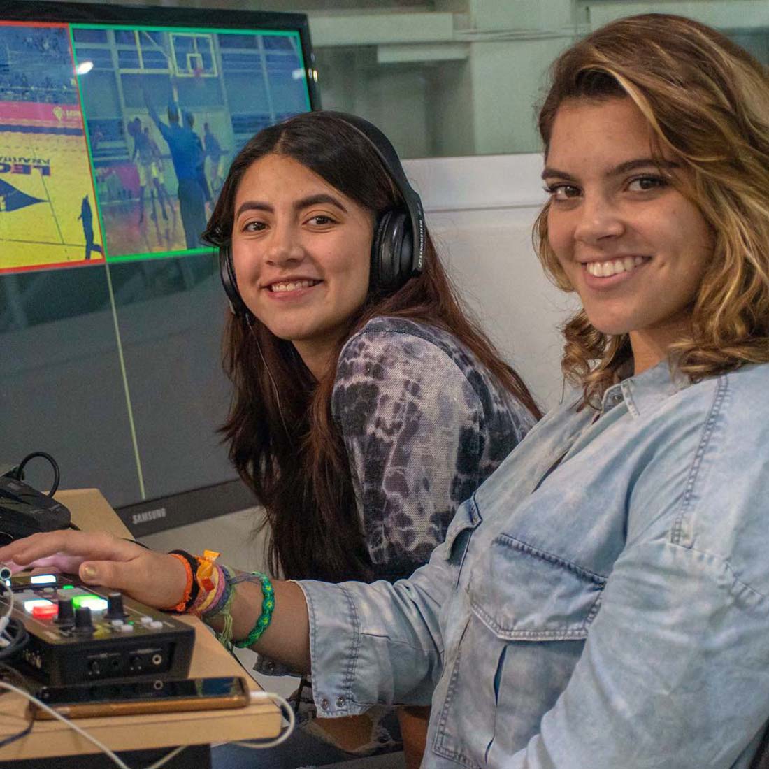 5 / 6 - Alumnos de la Escuela de Comunicación transmiten en vivo los partidos de ABE 5 / 6 - Alumnos de la Escuela de Comunicación transmiten en vivo los partidos de ABE