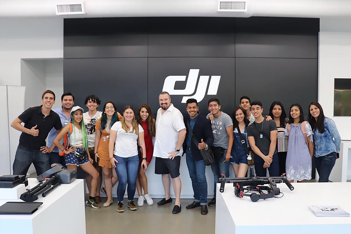 2 / 4 - DJI es un distribuidor de tecnología especializado en drones. 2 / 4 - DJI es un distribuidor de tecnología especializado en drones.